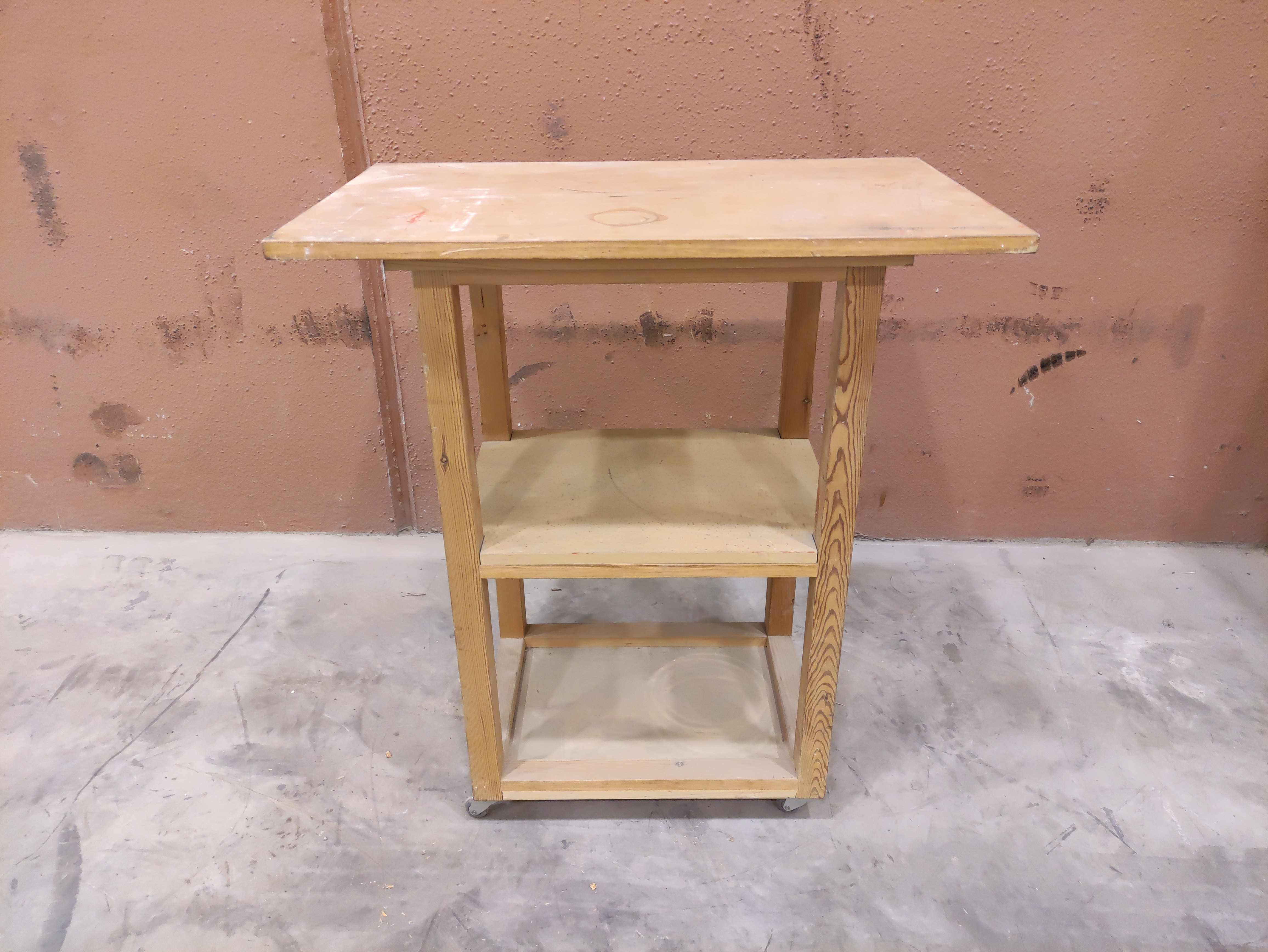 mesa auxiliar taller 4ruedas madera 1u